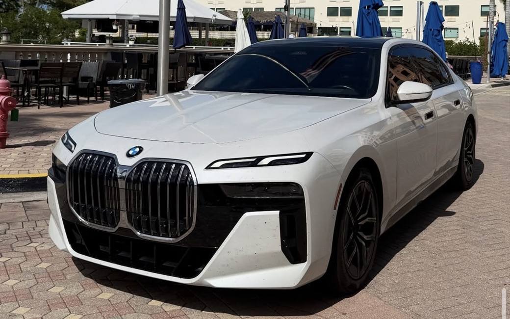 BMW 740i rental in Naples, Florida — photo 2