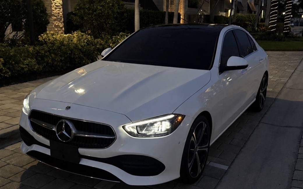 Mercedes-Benz C300 rental in Naples, Florida — photo 3