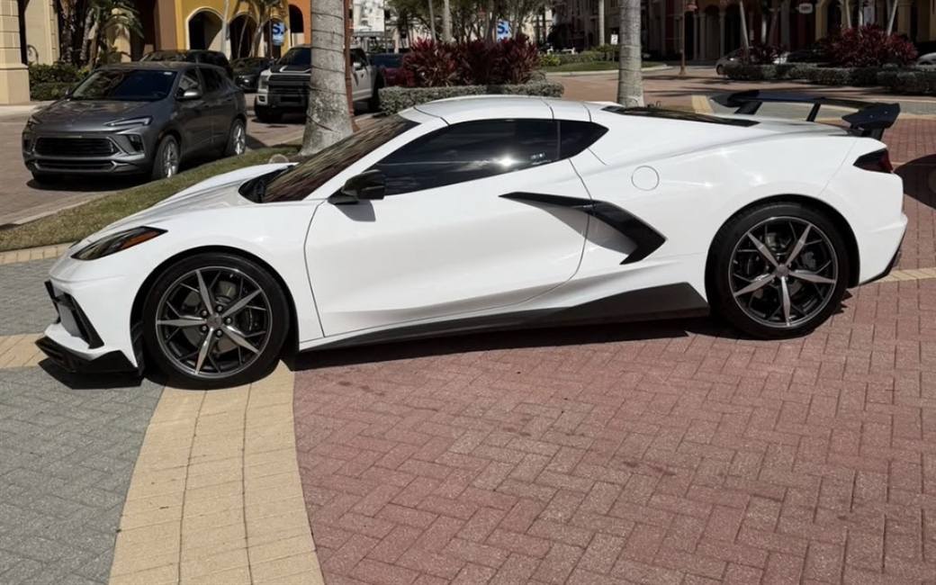 Corvette C8 rental in Naples, Florida — photo 3