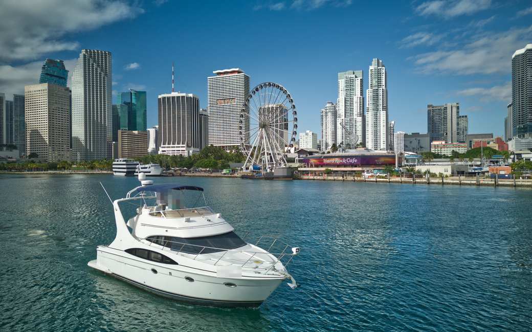 Carver 50 yacht charter in Naples, Florida — photo 3