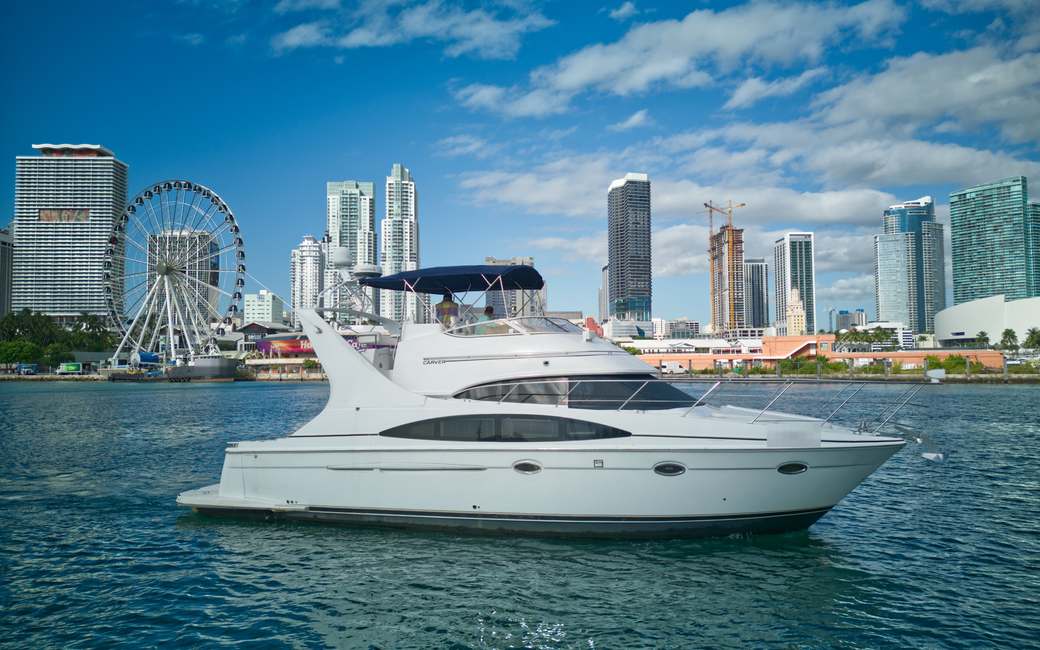 Carver 50 yacht charter in Naples, Florida