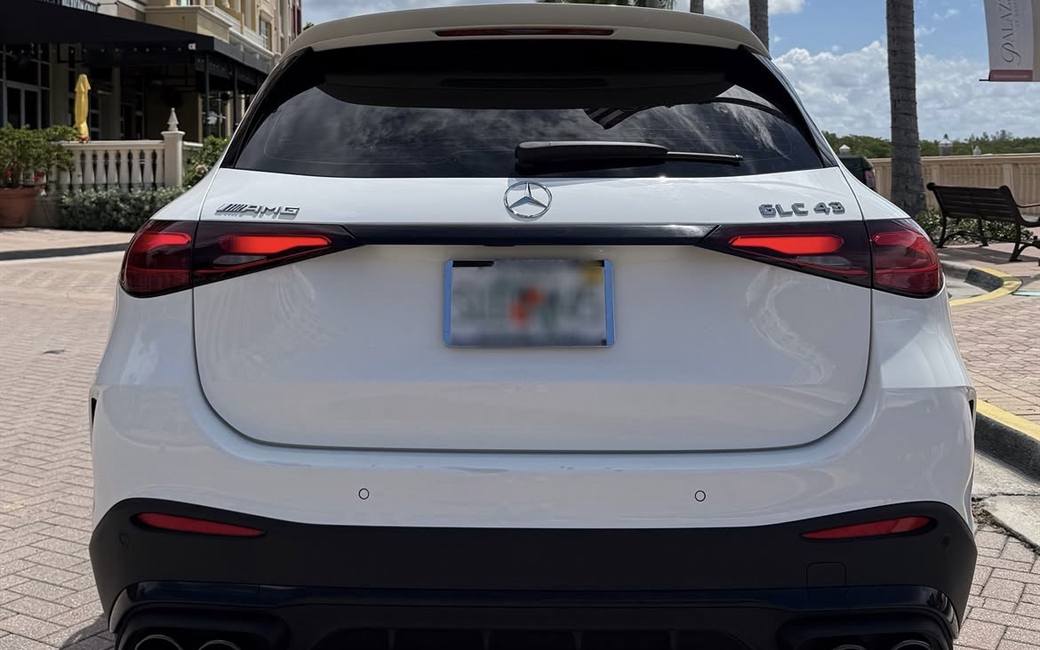 Mercedes-Benz GLC43 AMG rental in Naples, Florida — photo 3