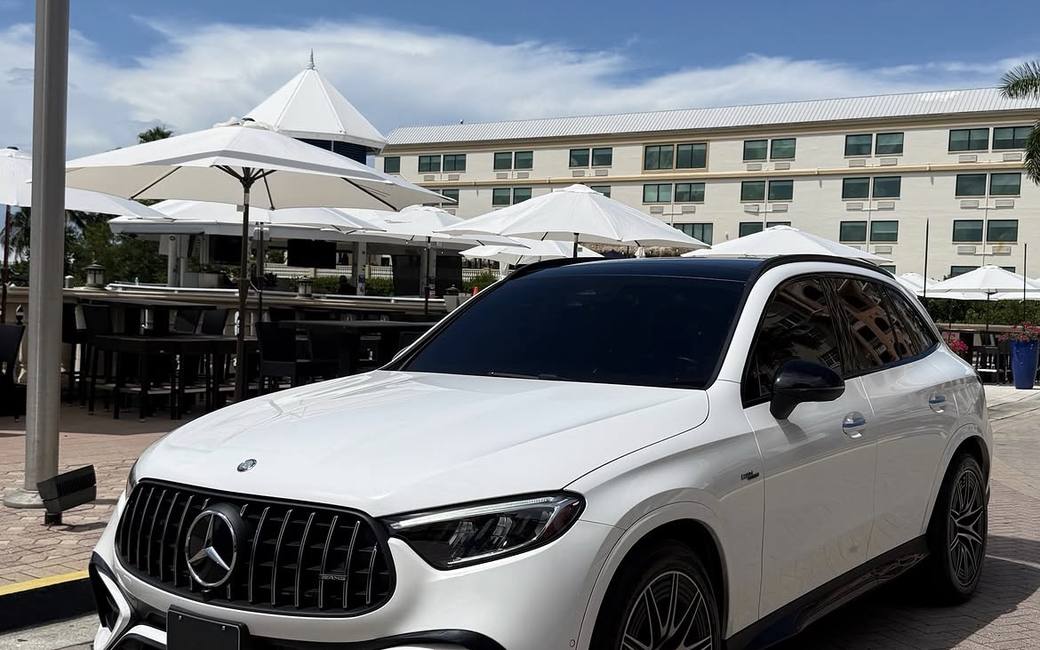 Mercedes-Benz GLC43 AMG rental in Naples, Florida — photo 4