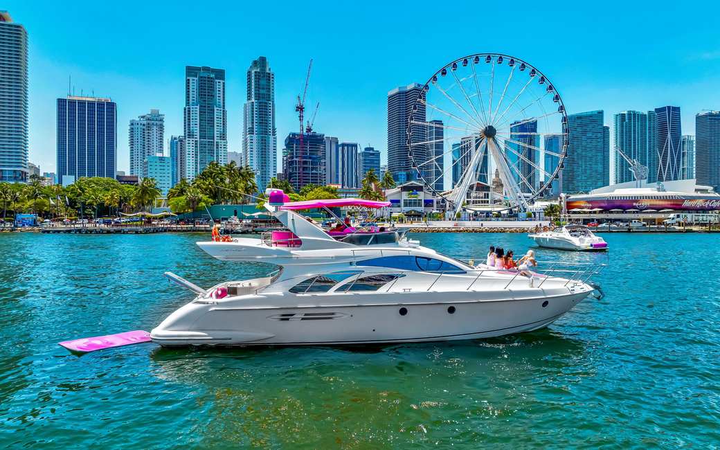 Pink Panther yacht charter in Naples, Florida — photo 2